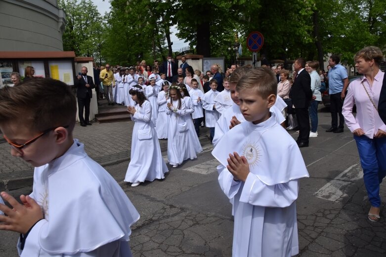  Uroczystość pierwszokomunijna w kościele św. Jakuba 