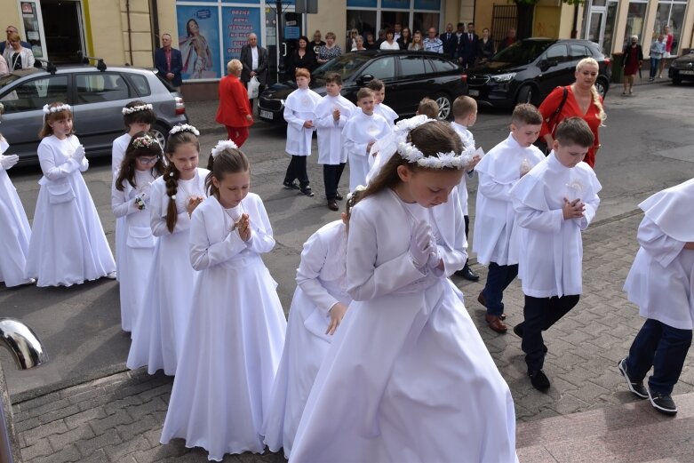  Uroczystość pierwszokomunijna w kościele św. Jakuba 