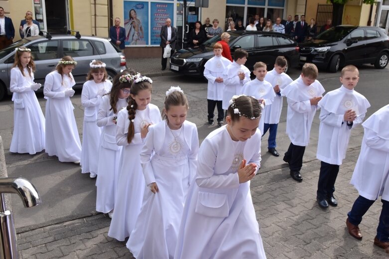  Uroczystość pierwszokomunijna w kościele św. Jakuba 