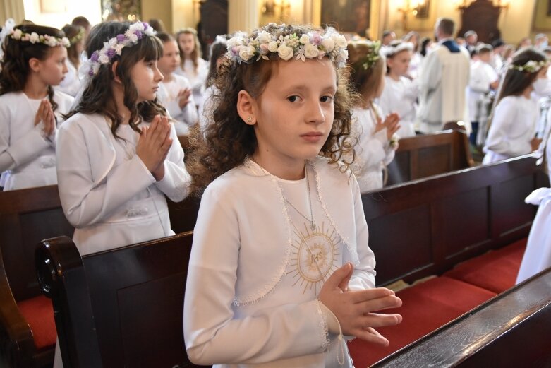  Uroczystość pierwszokomunijna w kościele św. Jakuba 