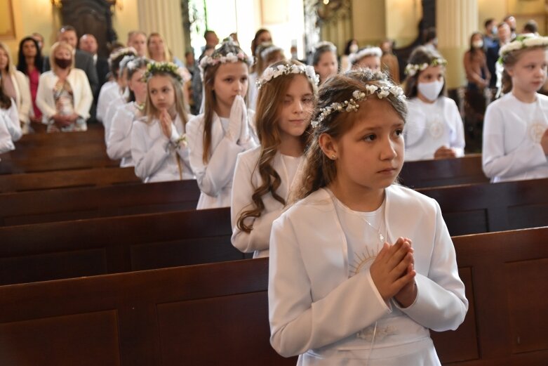  Uroczystość pierwszokomunijna w kościele św. Jakuba 