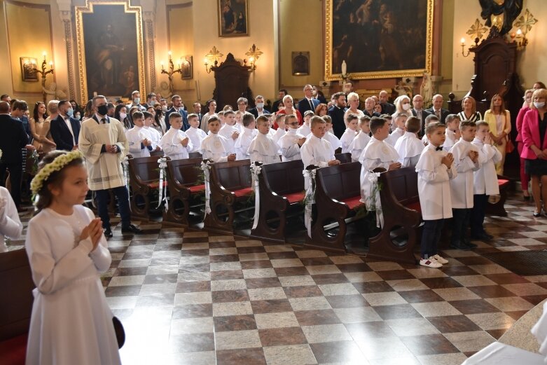  Uroczystość pierwszokomunijna w kościele św. Jakuba 