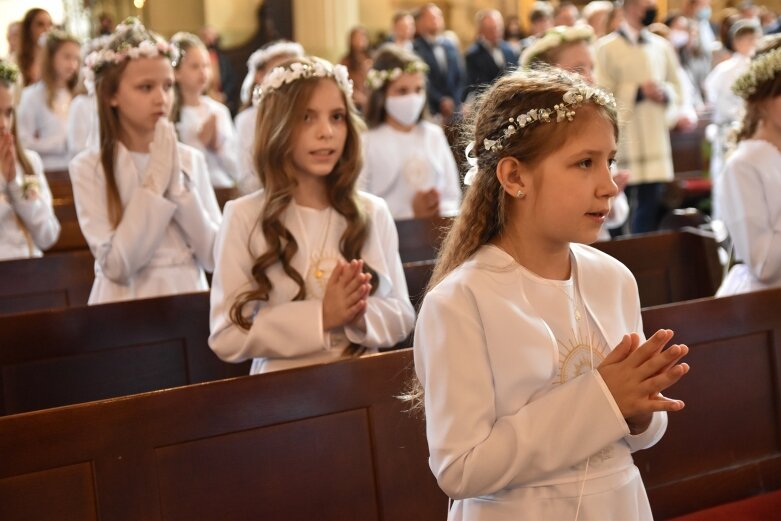  Uroczystość pierwszokomunijna w kościele św. Jakuba 