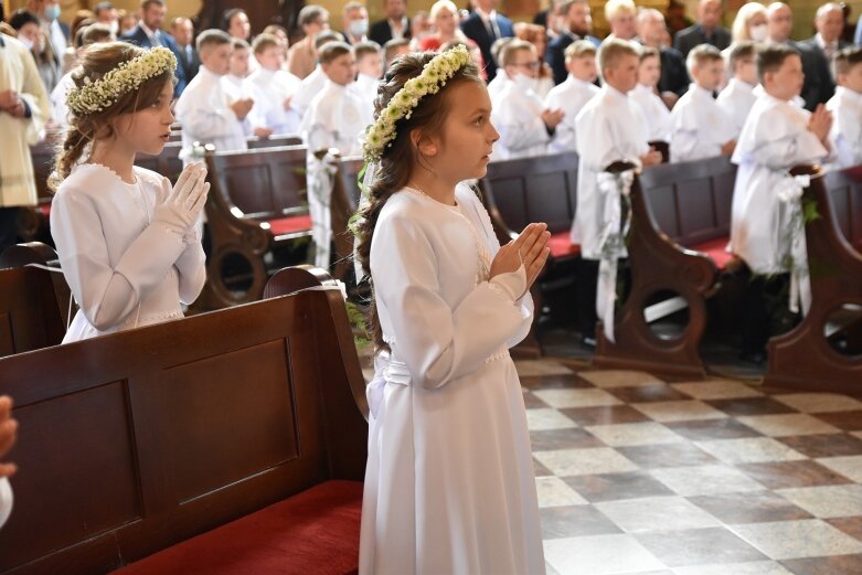  Uroczystość pierwszokomunijna w kościele św. Jakuba 