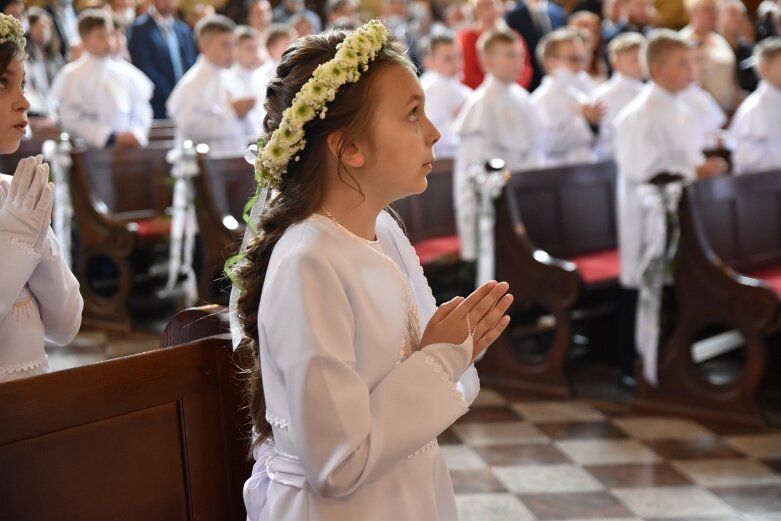  Uroczystość pierwszokomunijna w kościele św. Jakuba 