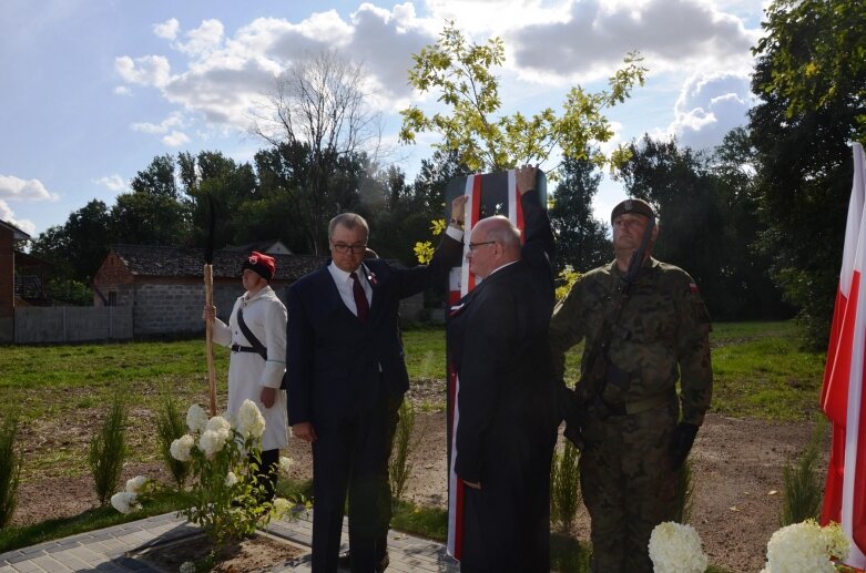  W hołdzie bohaterskiemu mieszkańcowi Jacochowa 