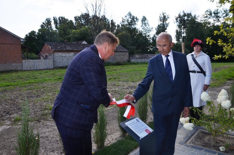  W hołdzie bohaterskiemu mieszkańcowi Jacochowa 