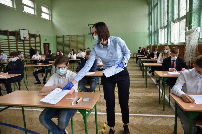  W reżimie sanitarnym ruszył maraton egzaminacyjny ósmoklasistów  