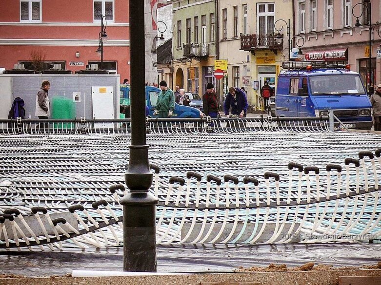  W Skierniewicach nie ma lodowiska? Zobacz jak było w 2006 roku [ZDJĘCIA] 