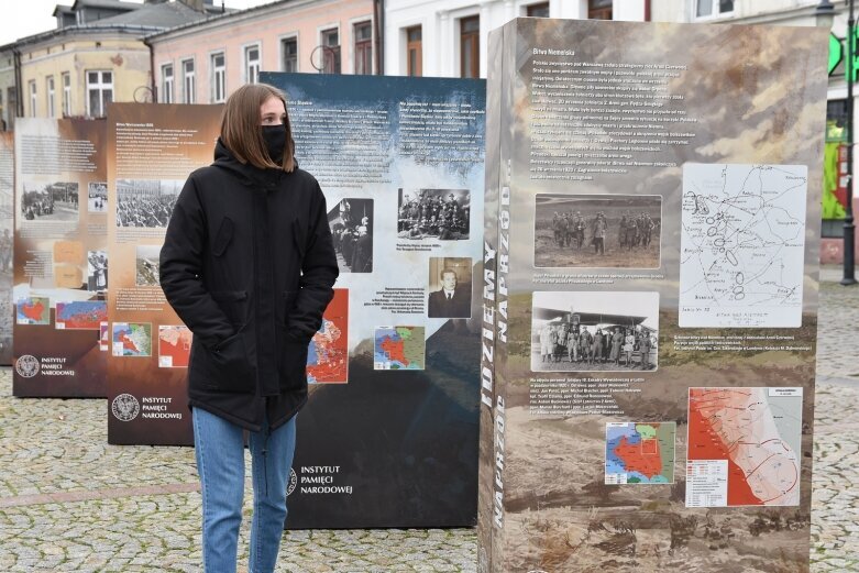  W walce o ducha polskości… Obejrzyj plenerową wystawę 