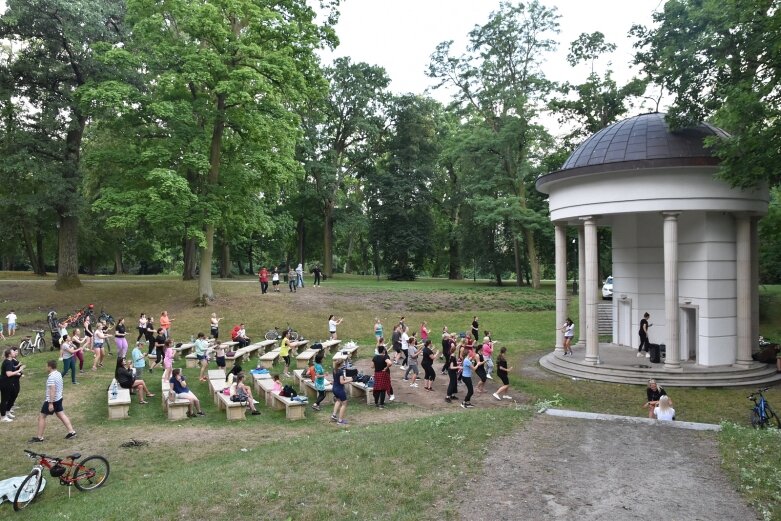  Wakacyjna zumba wróciła do parku 