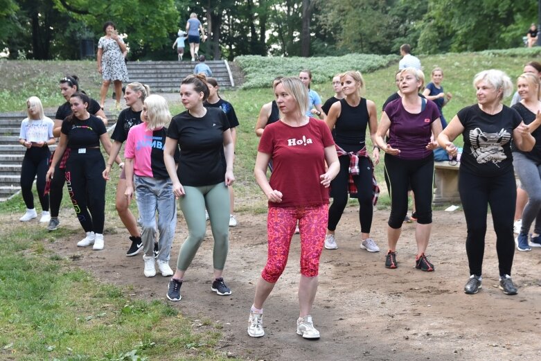  Wakacyjna zumba wróciła do parku 