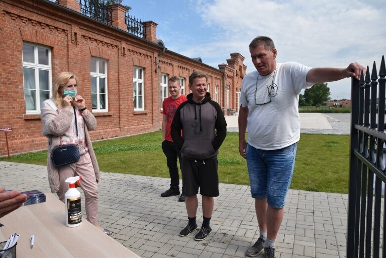  Walki powietrzne na niebie nad muzeum  