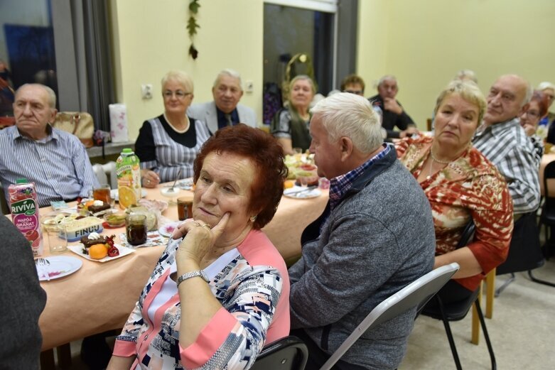  Wesołe życie emeryta, czyli dzień seniora w klubie Przyjaźń 