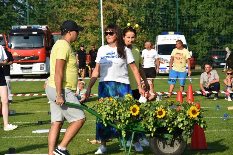  Wielka zabawa sołectw w Sierakowicach Lewych 