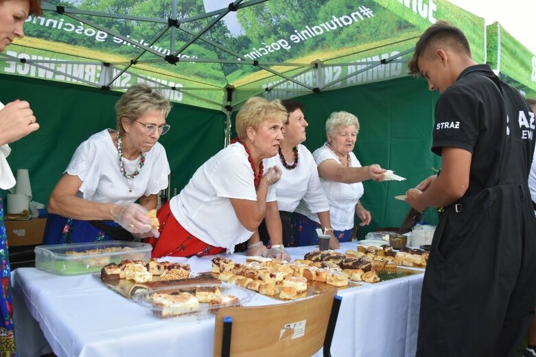  Wielka zabawa sołectw w Sierakowicach Lewych 