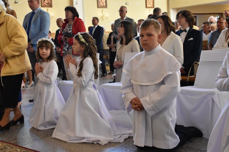  Wielki dzień w życiu małych parafian z Rawki 