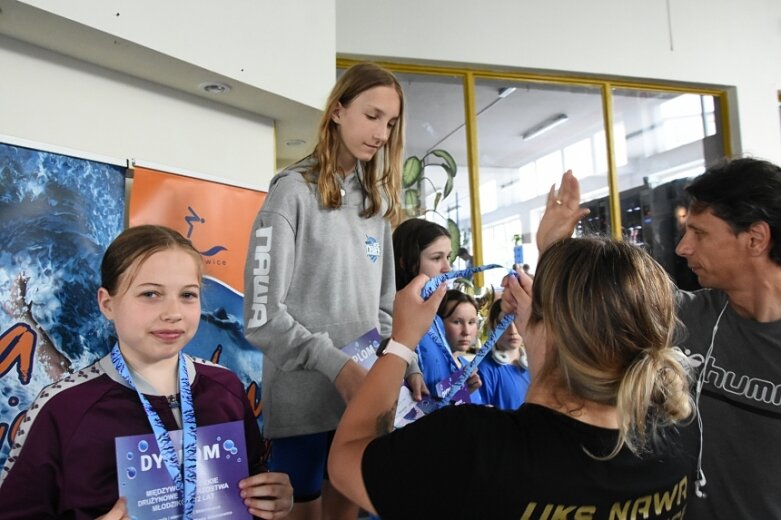  Wielkie pływanie w Skierniewicach. Prawie 400 zawodników w Pływalni Miejskiej NAWA 