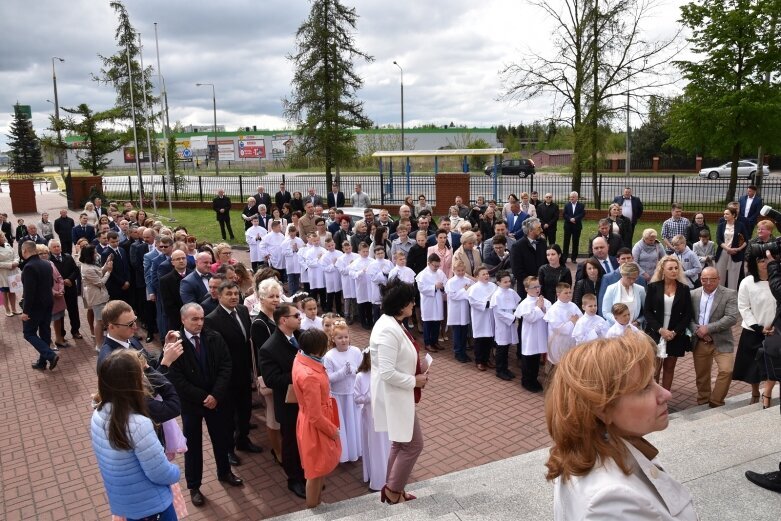  Wielkie święto rodziny – pierwsza komunia w parafii Najświętszego Serca Pana Jezusa w Skierniewicach 