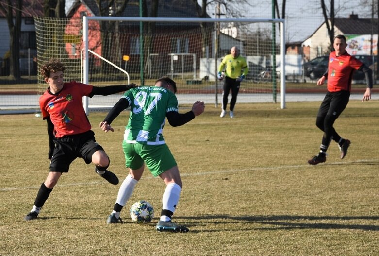  Wiosenna inauguracja w A Klasie. Lider potwierdził aspiracje 