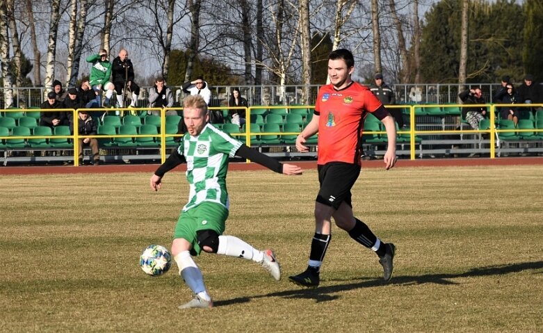  Wiosenna inauguracja w A Klasie. Lider potwierdził aspiracje 