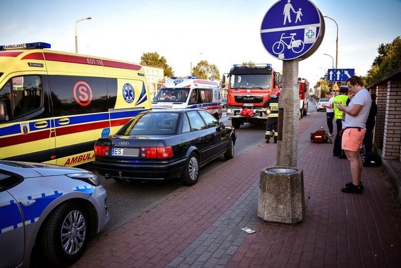  Wjechał na chodnik, potrącił dwie kobiety z dzieckiem 