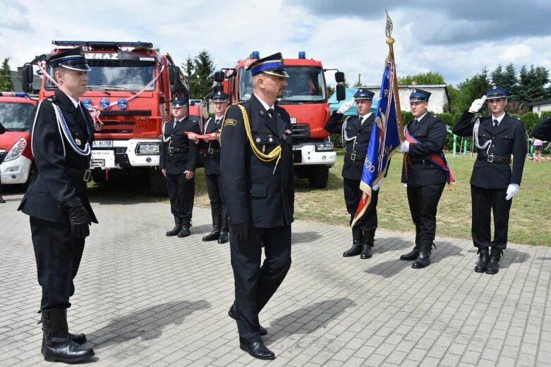  Wóz strażacki przekazany OSP Jeruzal 