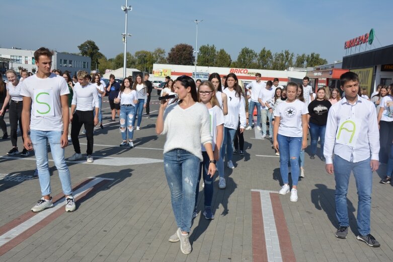  Wspaniały pomysł rawskiej młodzieży. Tańczyli dla Zosi Bigos 