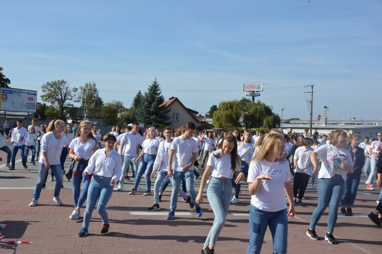  Wspaniały pomysł rawskiej młodzieży. Tańczyli dla Zosi Bigos 