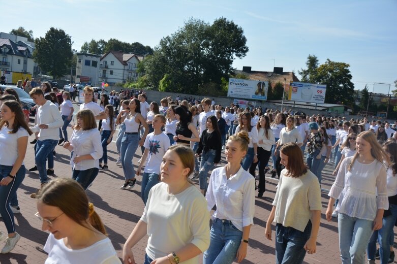  Wspaniały pomysł rawskiej młodzieży. Tańczyli dla Zosi Bigos 