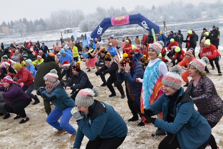  Wszystkie ręce na pokład. Znów morsowali dla Agaty 