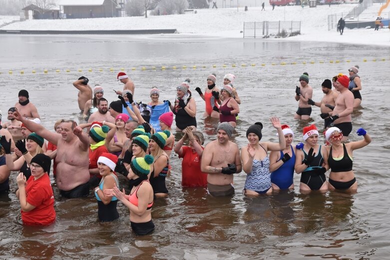  Wszystkie ręce na pokład. Znów morsowali dla Agaty 