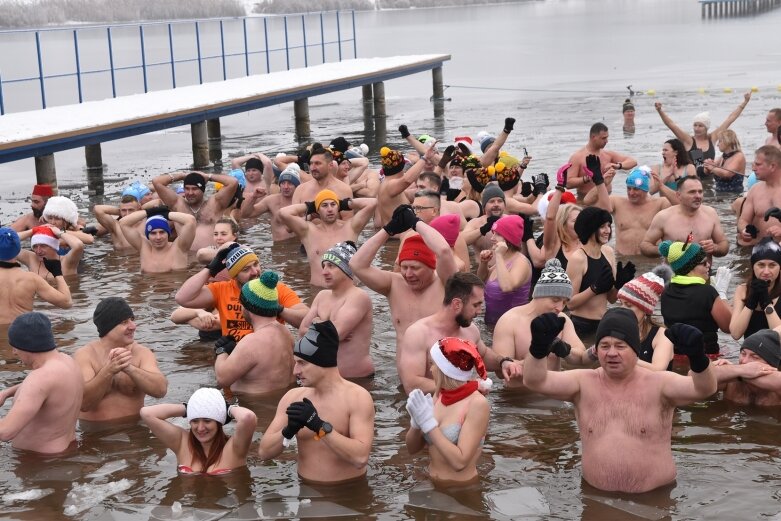  Wszystkie ręce na pokład. Znów morsowali dla Agaty 