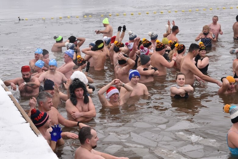  Wszystkie ręce na pokład. Znów morsowali dla Agaty 