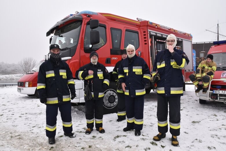  Wszystkie ręce na pokład. Znów morsowali dla Agaty 