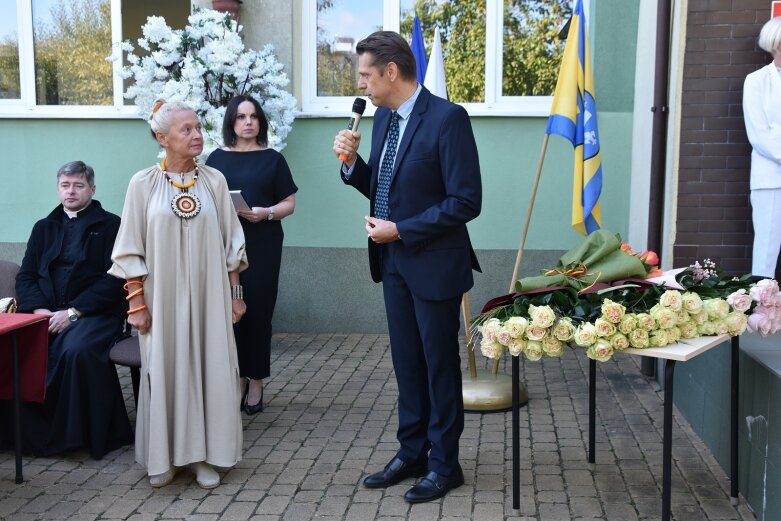  Wybrzmiał pierwszy dzwonek. Uczniowie powrócili do szkolnych obowiązków 