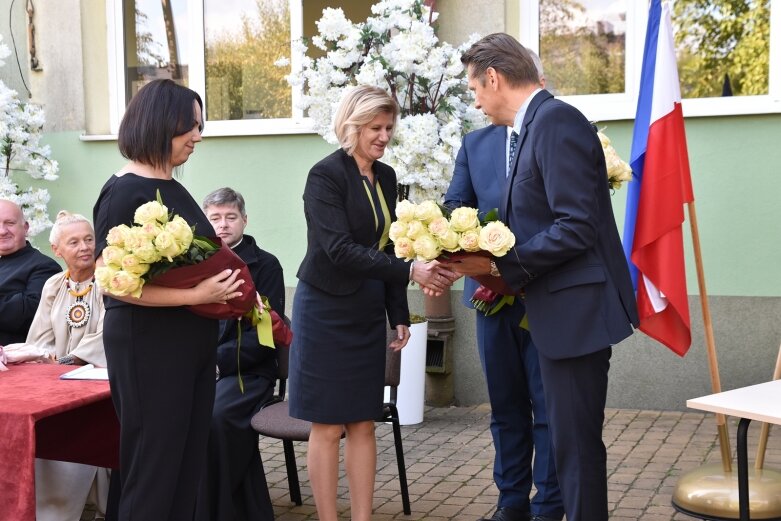  Wybrzmiał pierwszy dzwonek. Uczniowie powrócili do szkolnych obowiązków 