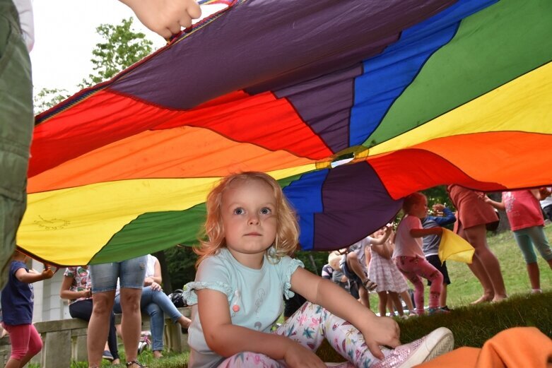  Wyjątkowa orkiestra zagrała w parku 