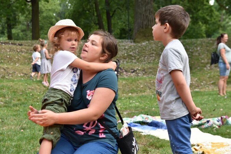  Wyjątkowa orkiestra zagrała w parku 