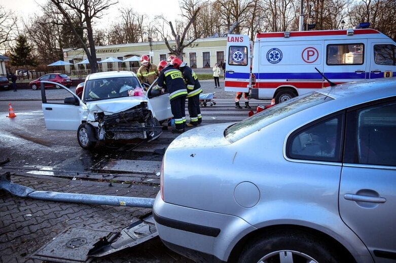  Wypadek na skrzyżowaniu Sienkiewicza i Sobieskiego 