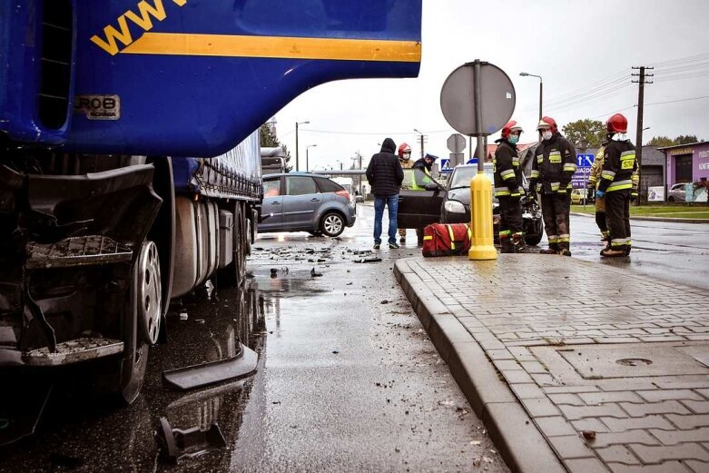  Wypadek na skrzyżowaniu Skłodowskiej i Czerwonej [ZDJĘCIA] 