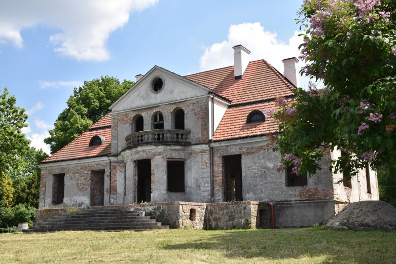  Wystawa twórczości Sylwestra Mikuckiego z wernisażem na żywo 