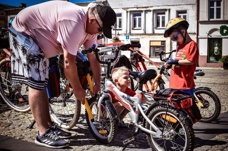  XVII Rodzinny Rajd Rowerowy w Skierniewicach - zobacz zdjęcia 