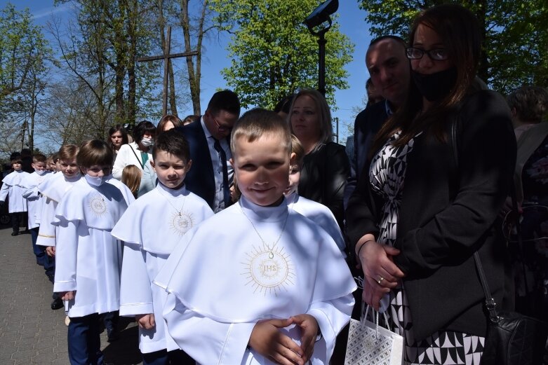  Z radością i czystymi serduszkami przystąpili do Pierwszej Komunii Świętej 