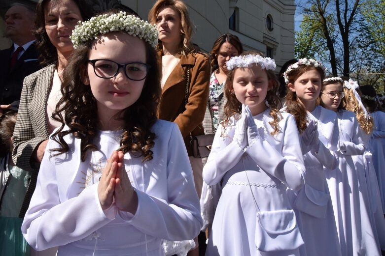  Z radością i czystymi serduszkami przystąpili do Pierwszej Komunii Świętej 