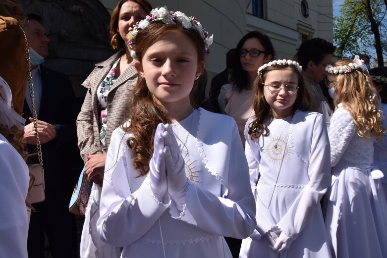  Z radością i czystymi serduszkami przystąpili do Pierwszej Komunii Świętej 