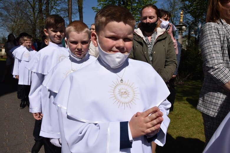  Z radością i czystymi serduszkami przystąpili do Pierwszej Komunii Świętej 