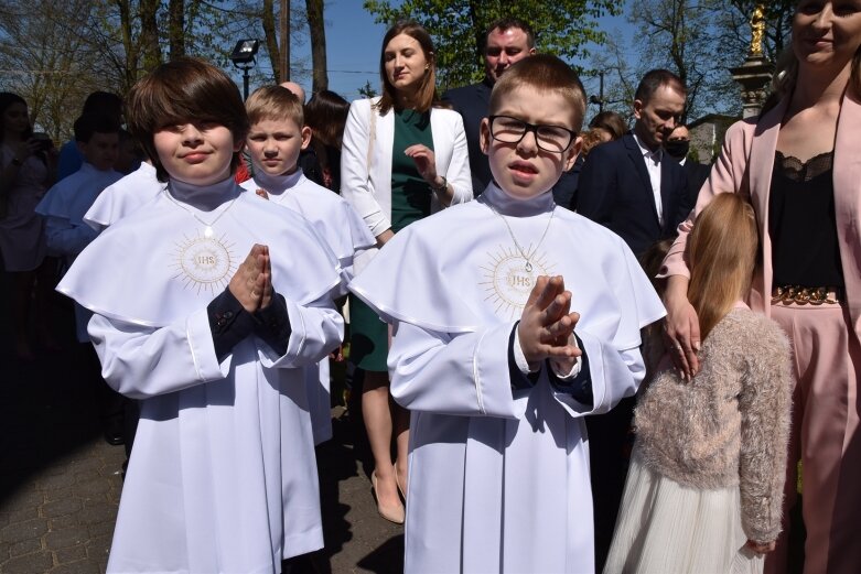  Z radością i czystymi serduszkami przystąpili do Pierwszej Komunii Świętej 