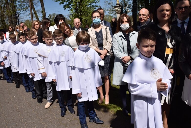  Z radością i czystymi serduszkami przystąpili do Pierwszej Komunii Świętej 