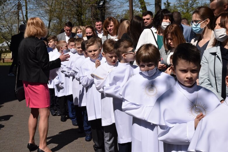  Z radością i czystymi serduszkami przystąpili do Pierwszej Komunii Świętej 